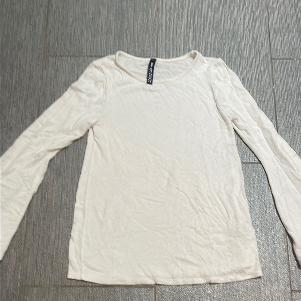 Designer lab xs tp sweater just a dot of a stain cant see on pic